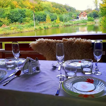 Rancho 555 בית כפרי